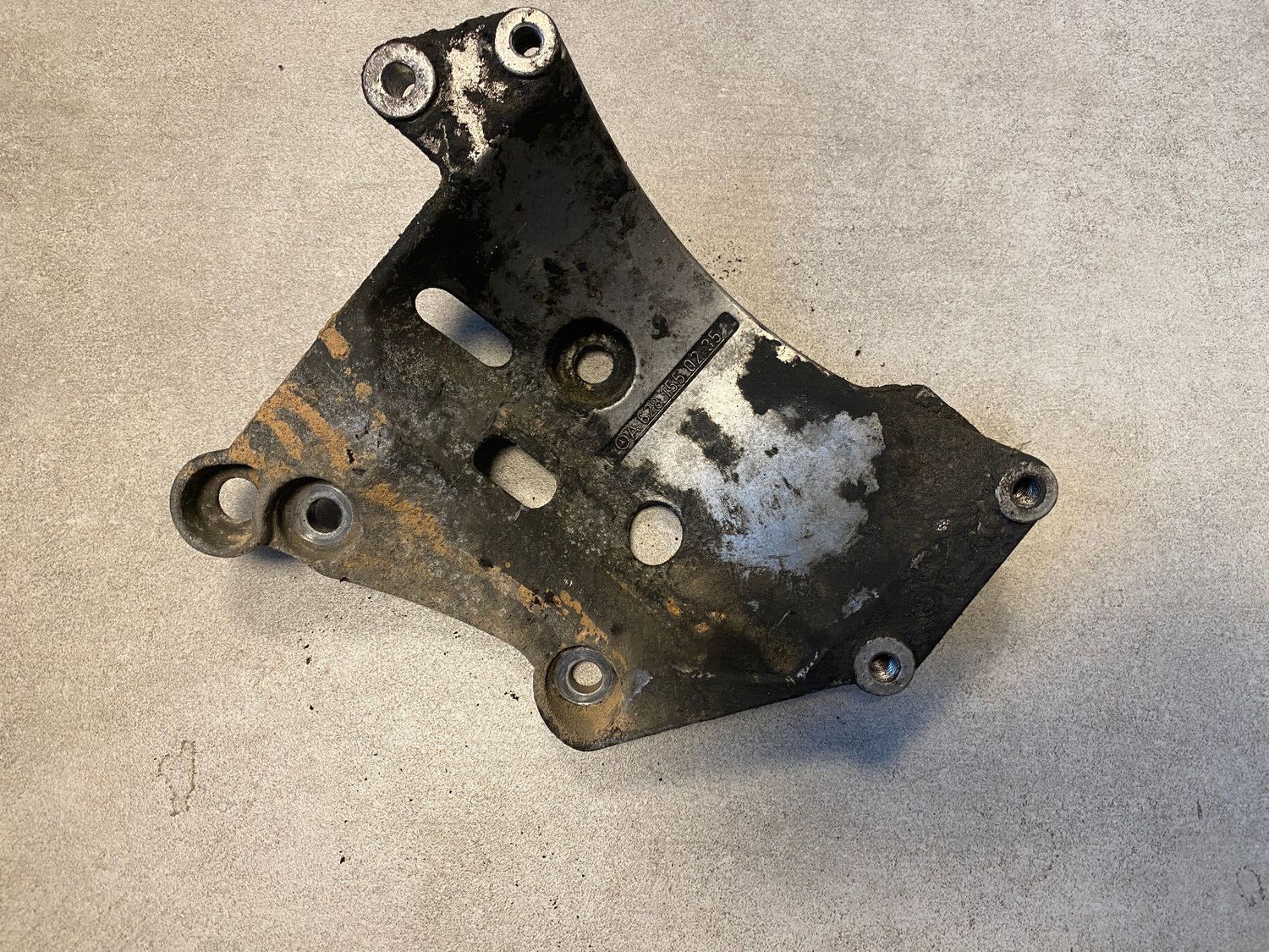 MERCEDES-BENZ G-Class W463 Alternator Generator Bracket A6281550235