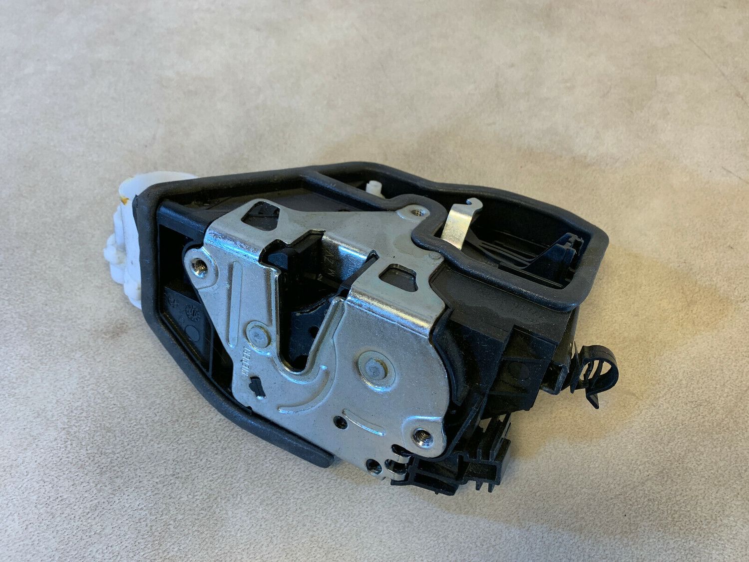 2007-2013 BMW X5 E70 Genuine Front Left Driver Door Lock Latch 51217283627