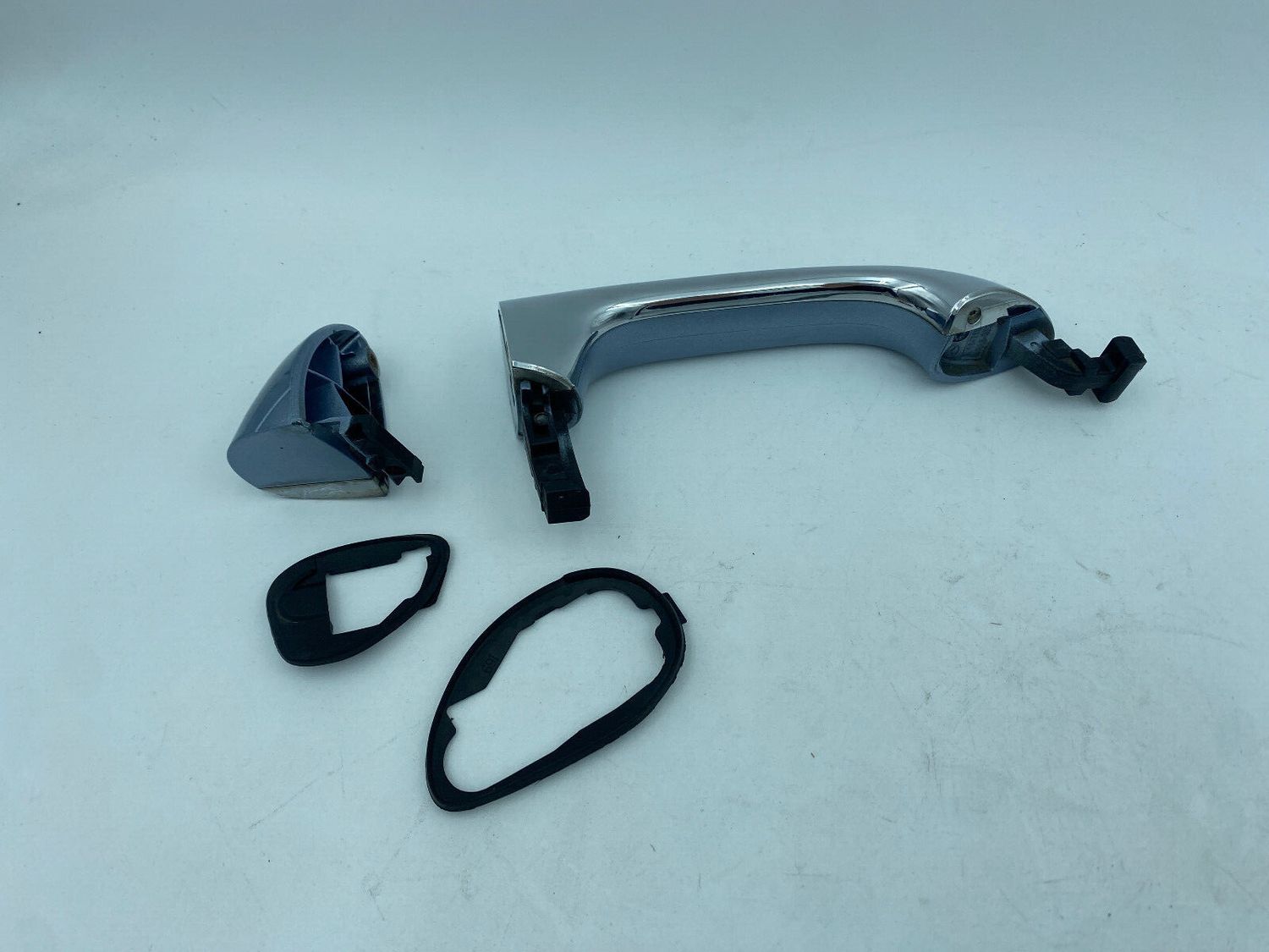 Mercedes X164 GL450 ML550 Front Left Exterior Door Handle A1647600570