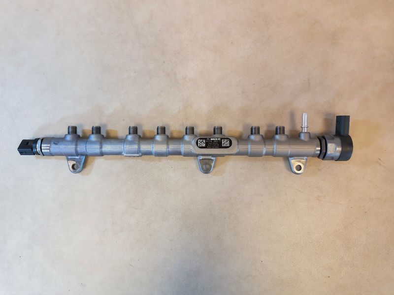 BMW G20 G30 G11 G15 G01 G02 G05 G07 Оригинален акумулатор на налягане 13538571569