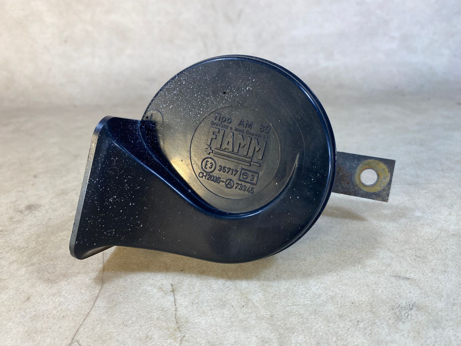 BMW 7 E23 HORN SOUND SIGNAL LOW 35717