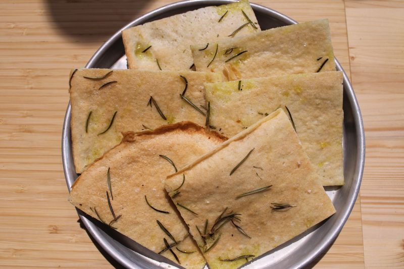 Pizza bianca con rosmarino