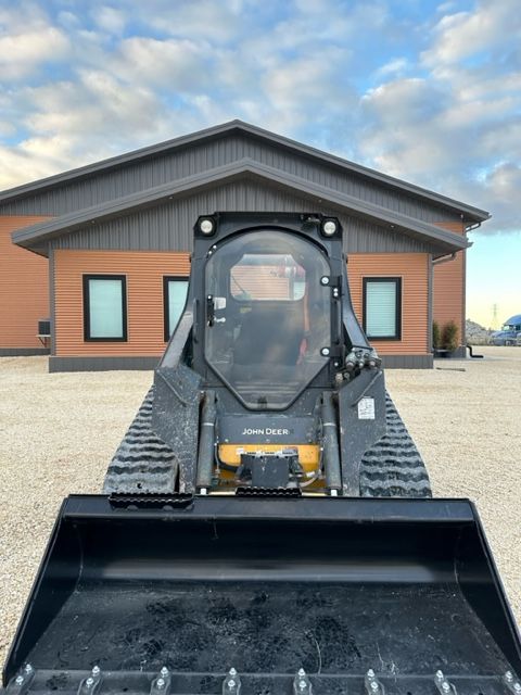 John Deere D / E / G / GR Series Skid Steer Door - Complete With Handle, Locking Latch/Keys, Hinges, Weather Seal Gasket, &amp; All Nuts/Bolts/Washers