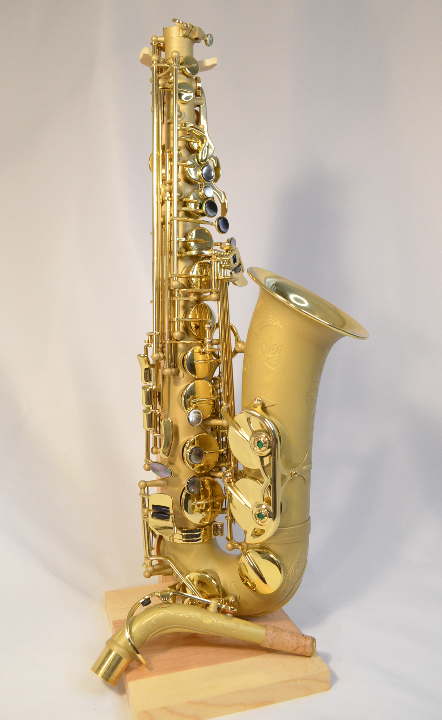 Oleg Maestro Saxophones