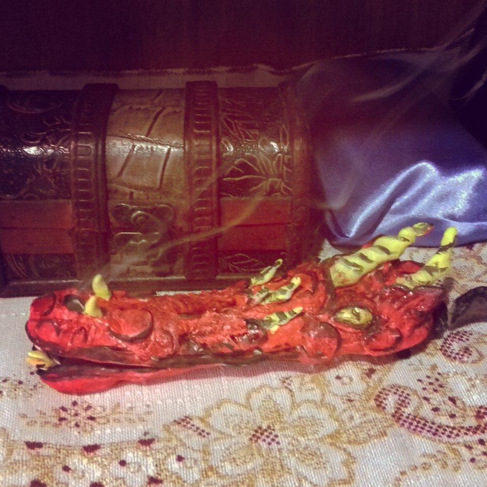 Incensário Dragão Vermelho