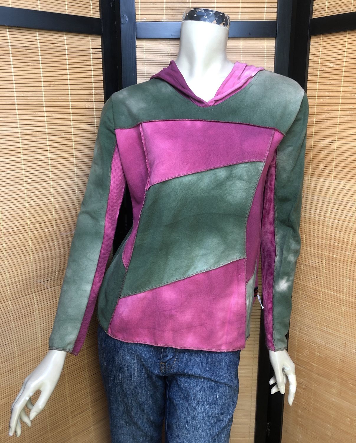 Bejeweled Cropped Sky-Dye Long-Sleeved Pullover in Green Autumn Walk