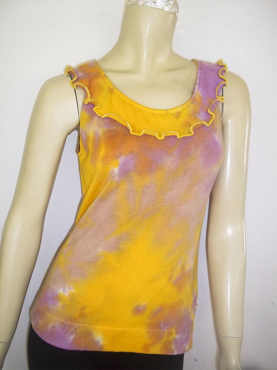 Sleeveless scoop