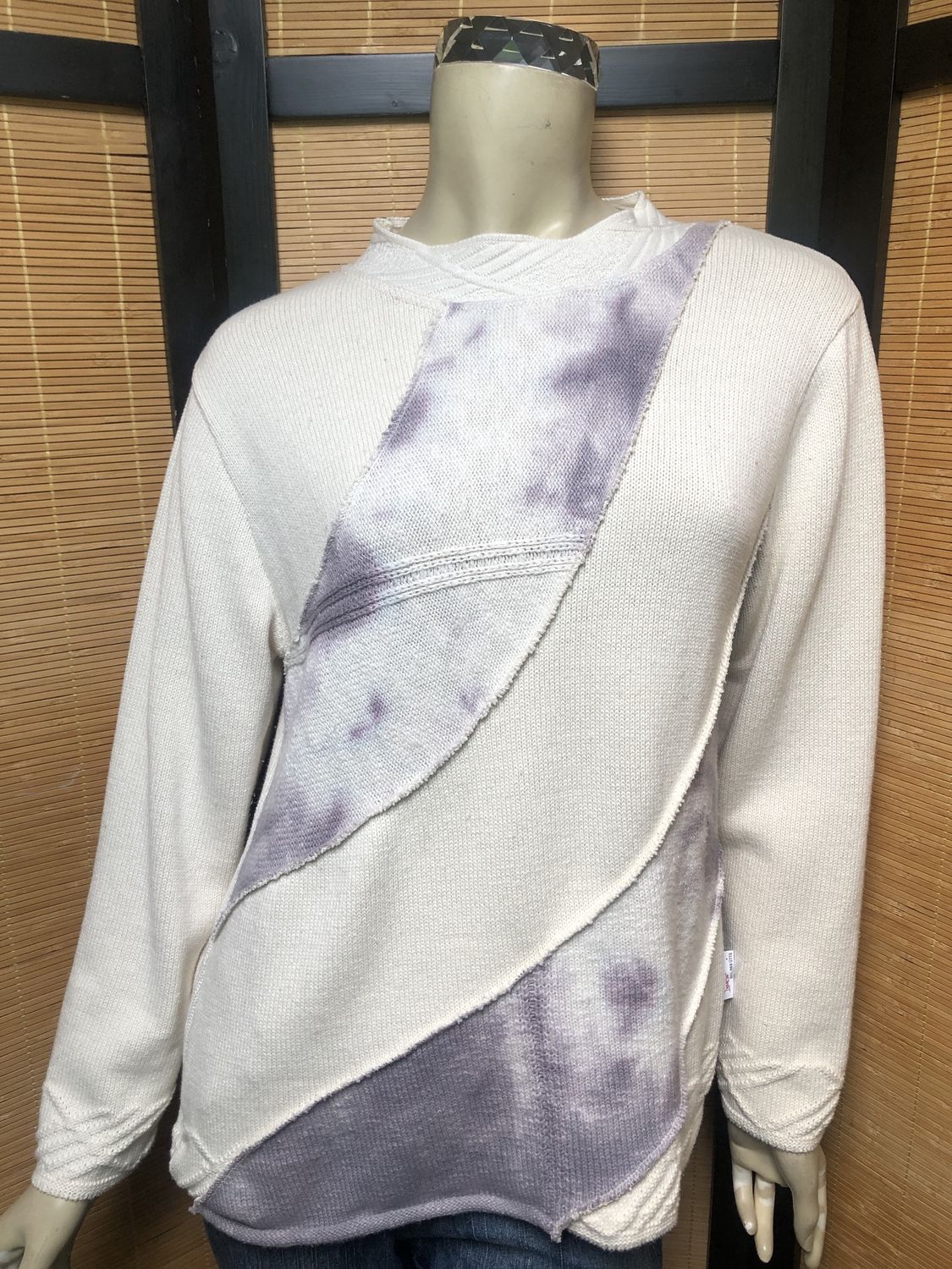 Fresh Fruit Sky-Dye Long Long-Sleeved Crew-Necked Sustainable Pullover in Cloudy Silvery Swirl
