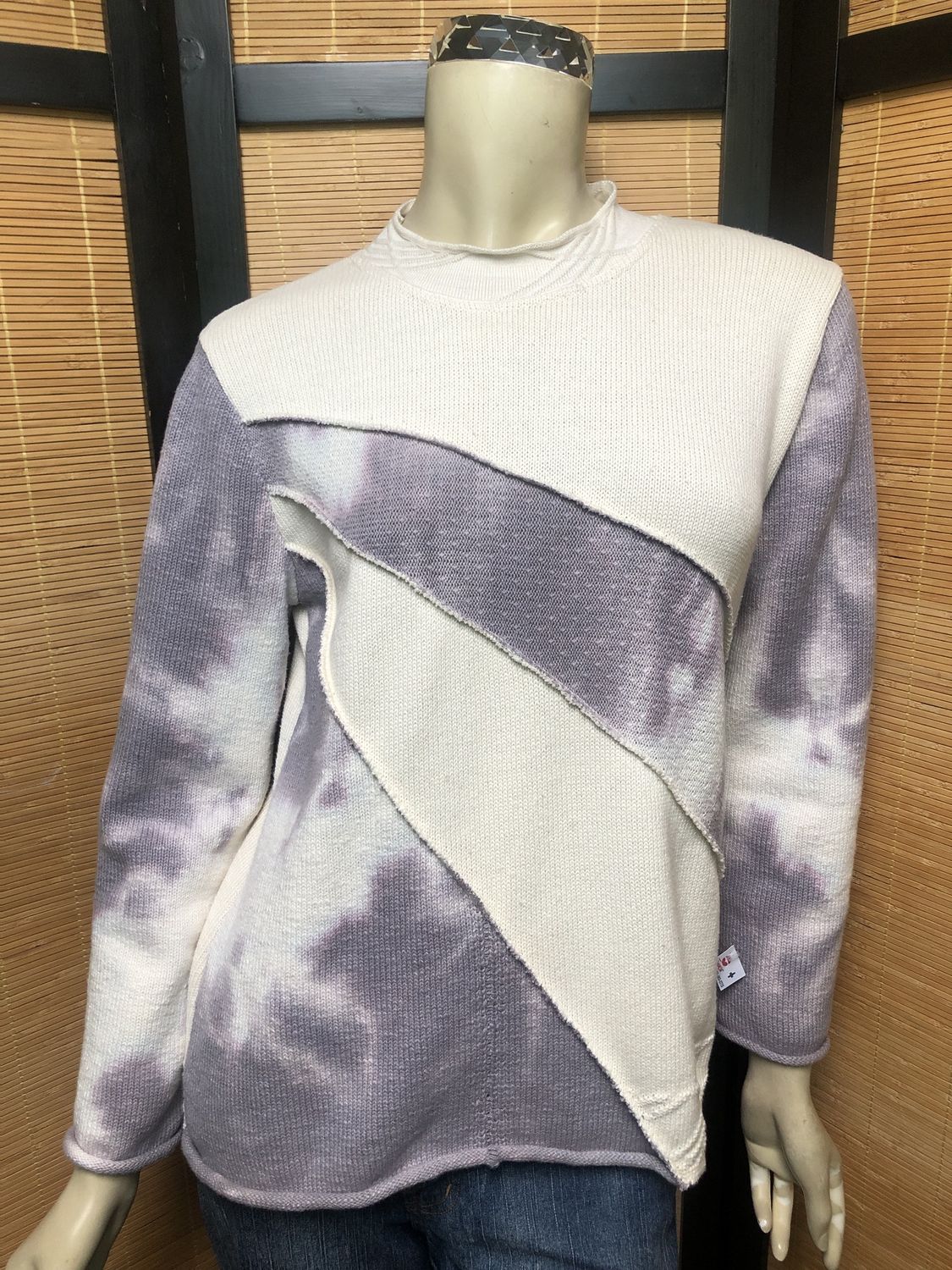 Fresh Fruit Sky-Dye Mid Long-Sleeved Crew-Necked Sustainable Pullover in Cloudy Gray Sunshine
