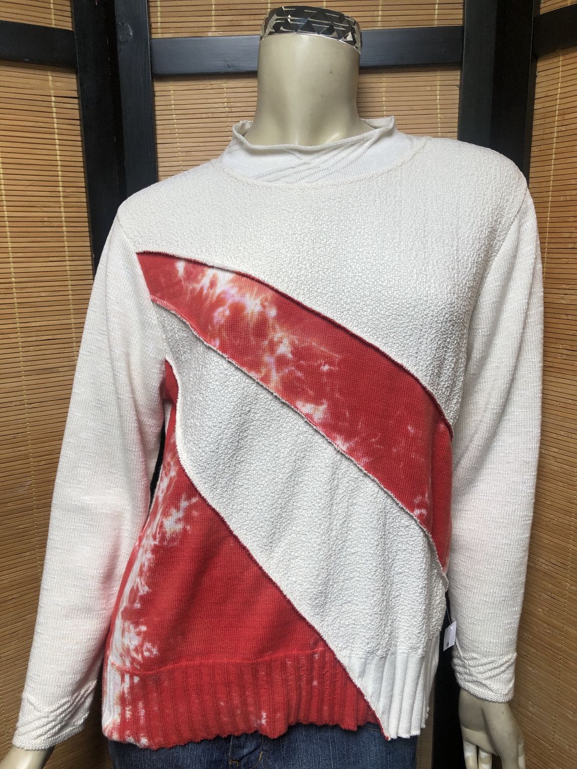 Fresh Fruit Sky-Dye Mid Long-Sleeved Crew-Necked Pullover in Ruby Blanche Delight