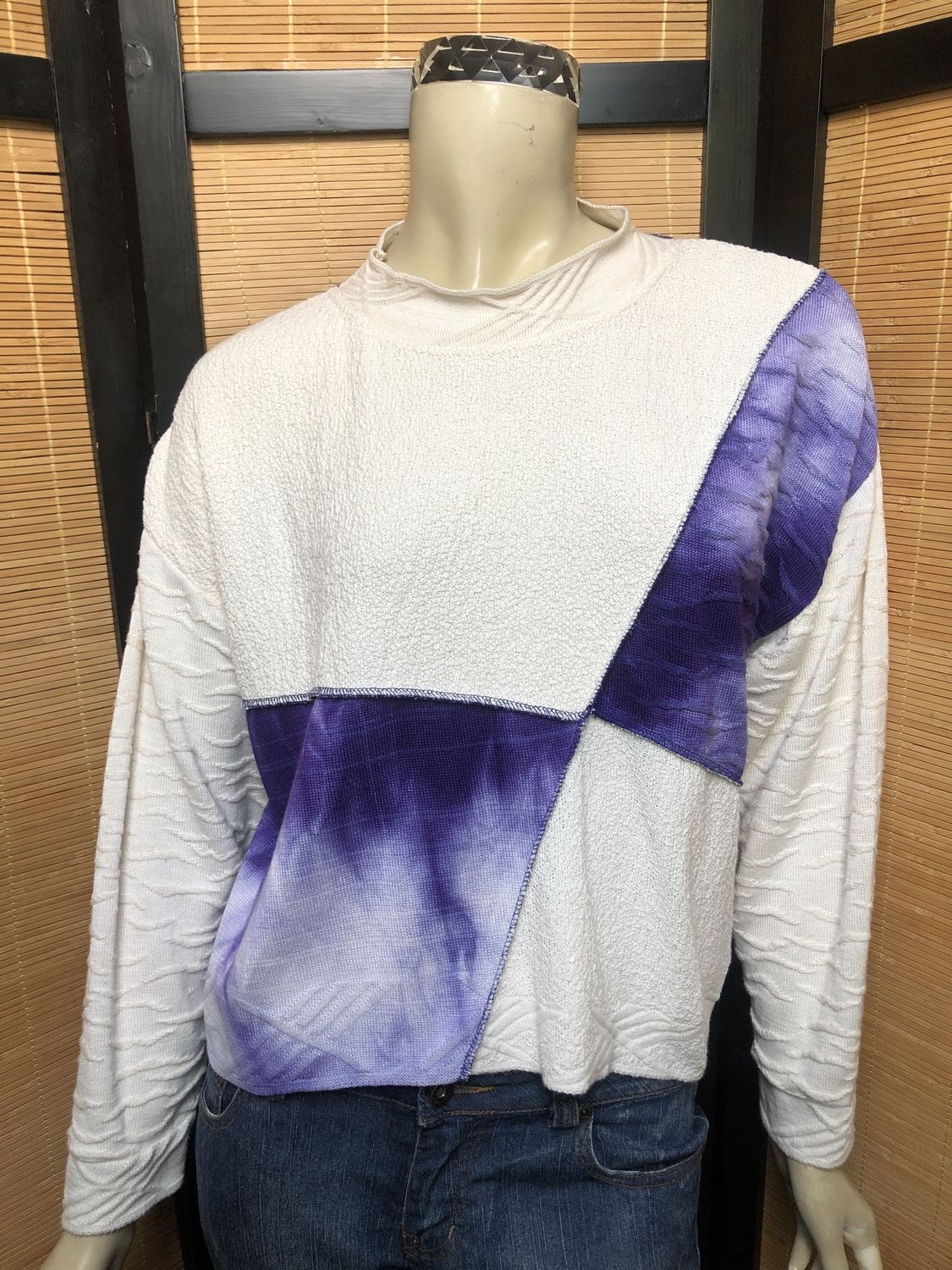 Fresh Fruit Sky-Dye Cropped Long-Sleeved Crew-Necked Pullover in Lapis Sunshine Beauty