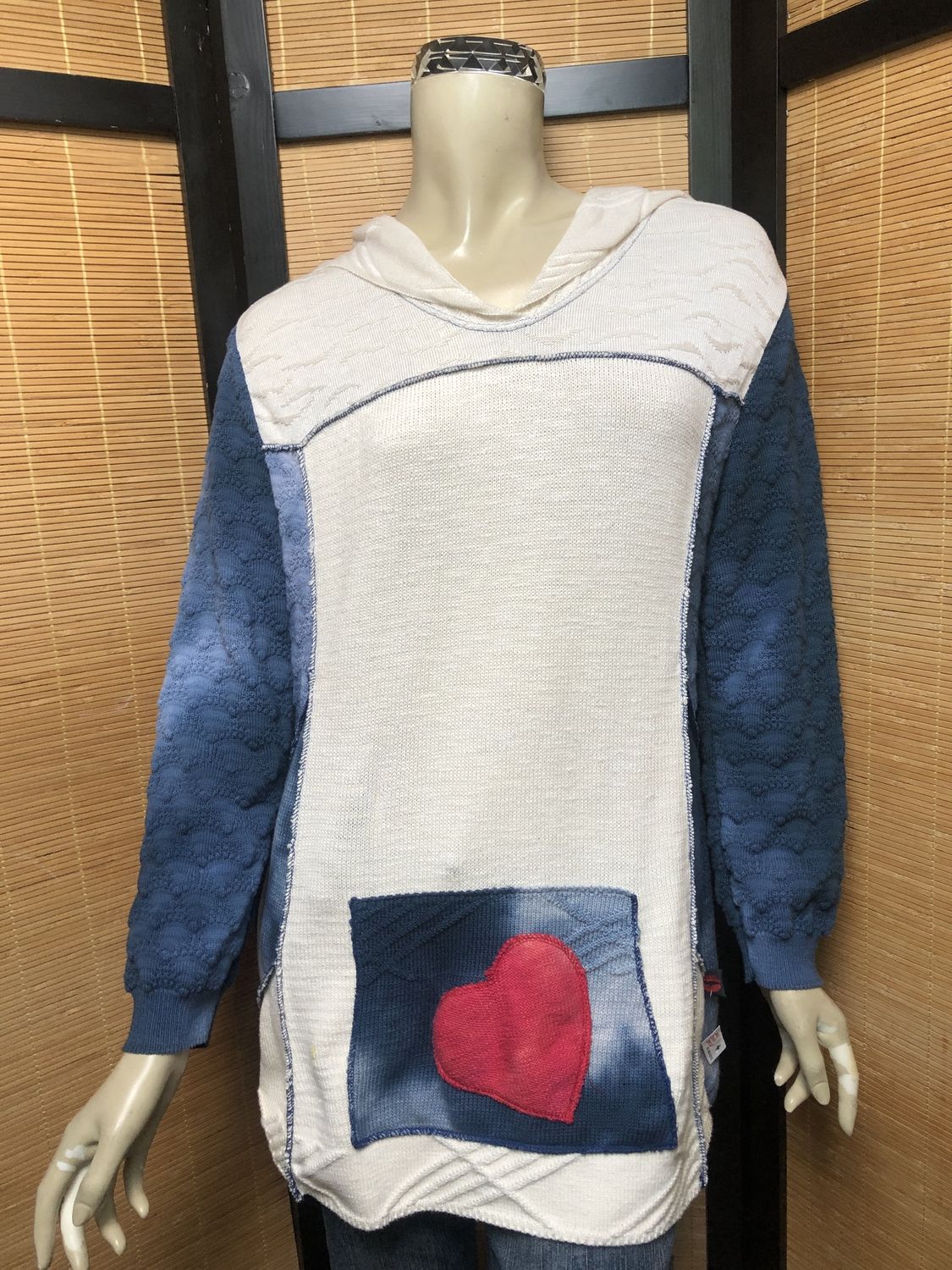 Fresh Fruit Sky-Dye Long Long-Sleeved Crew-Necked Pullover in Heartful Blissful Love