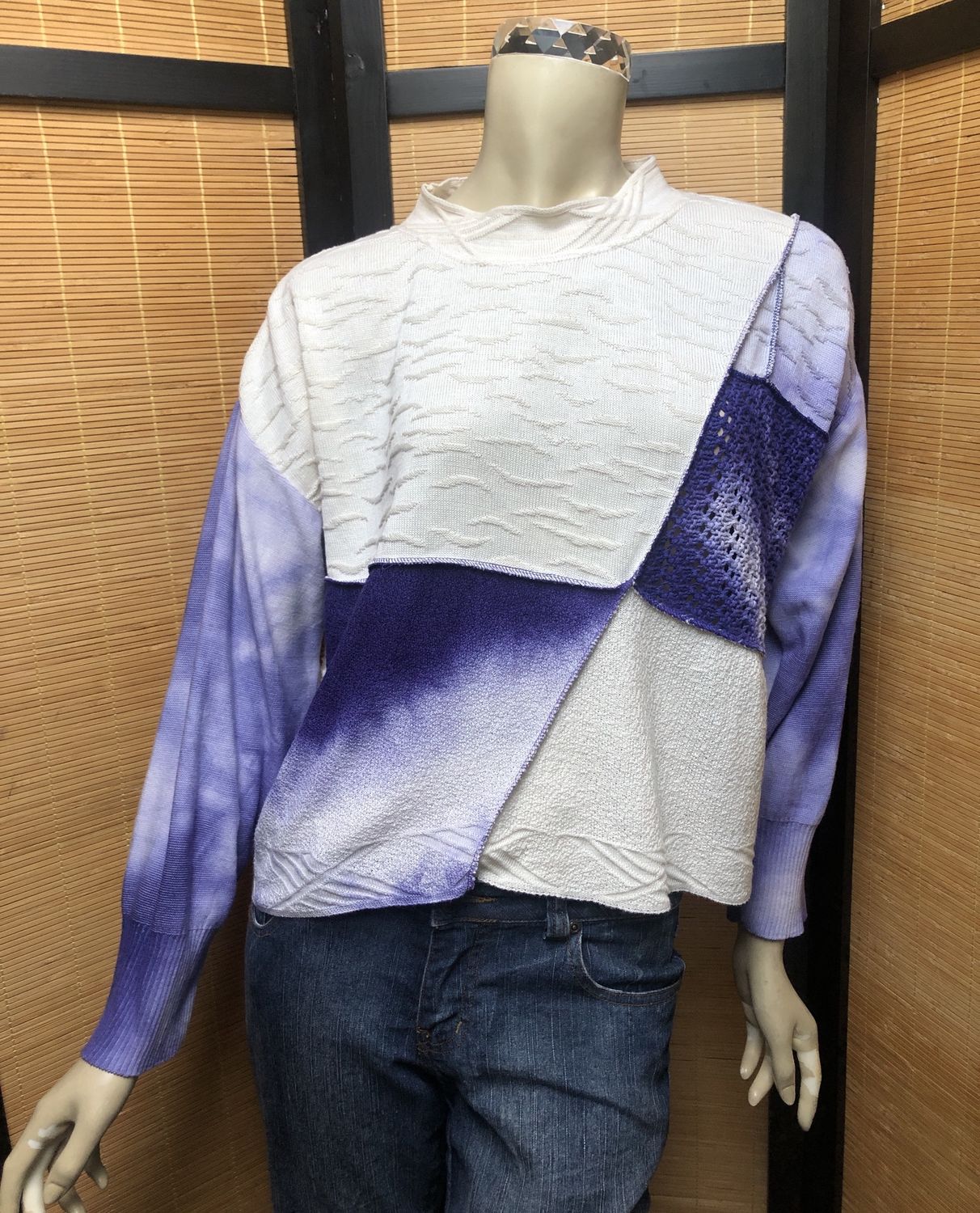 Fresh Fruit Sky-Dye Cropped Long-Sleeved Crew-Necked Pullover in Midnight Sunrise Belle