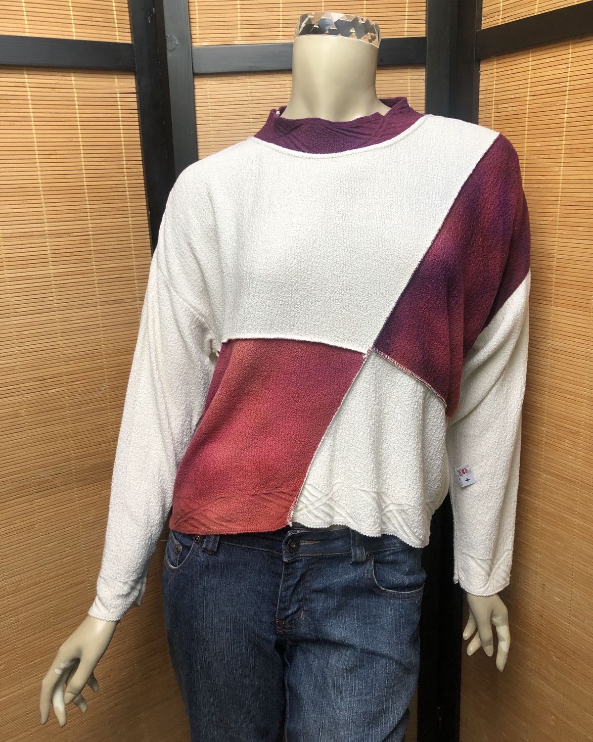 Fresh Fruit Sky-Dye Cropped Long-Sleeved Crew-Necked Pullover in Hot Maroon Fruit