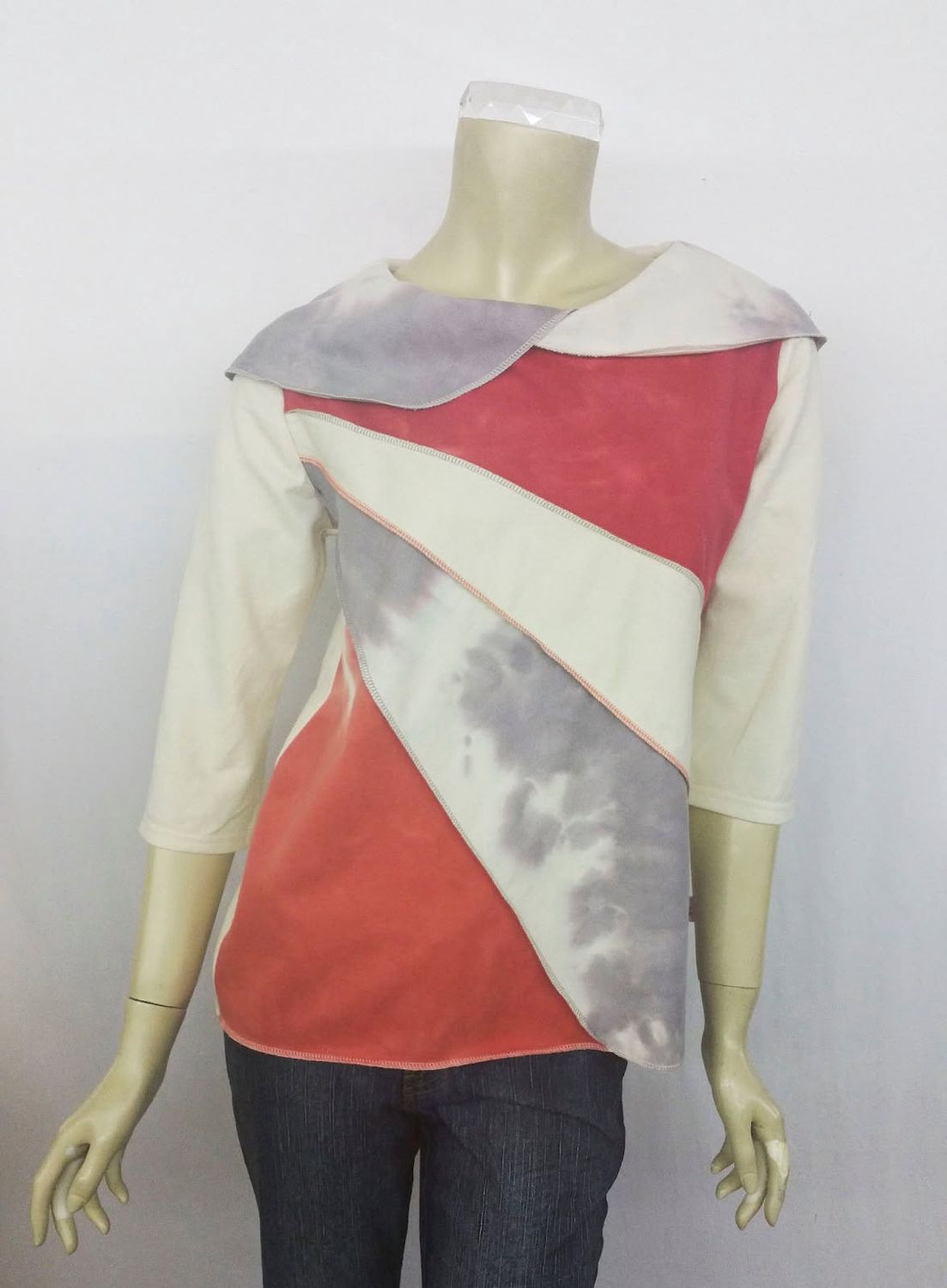 Fresh Fruit Sky-Dye Cropped Pullover in Colorful Sunrise Sky