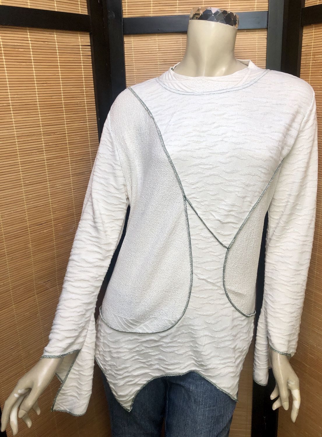 Fresh Fruit Sky-Dye Long Long-Sleeved Crew-Necked Pullover in Blanche Earl Gray