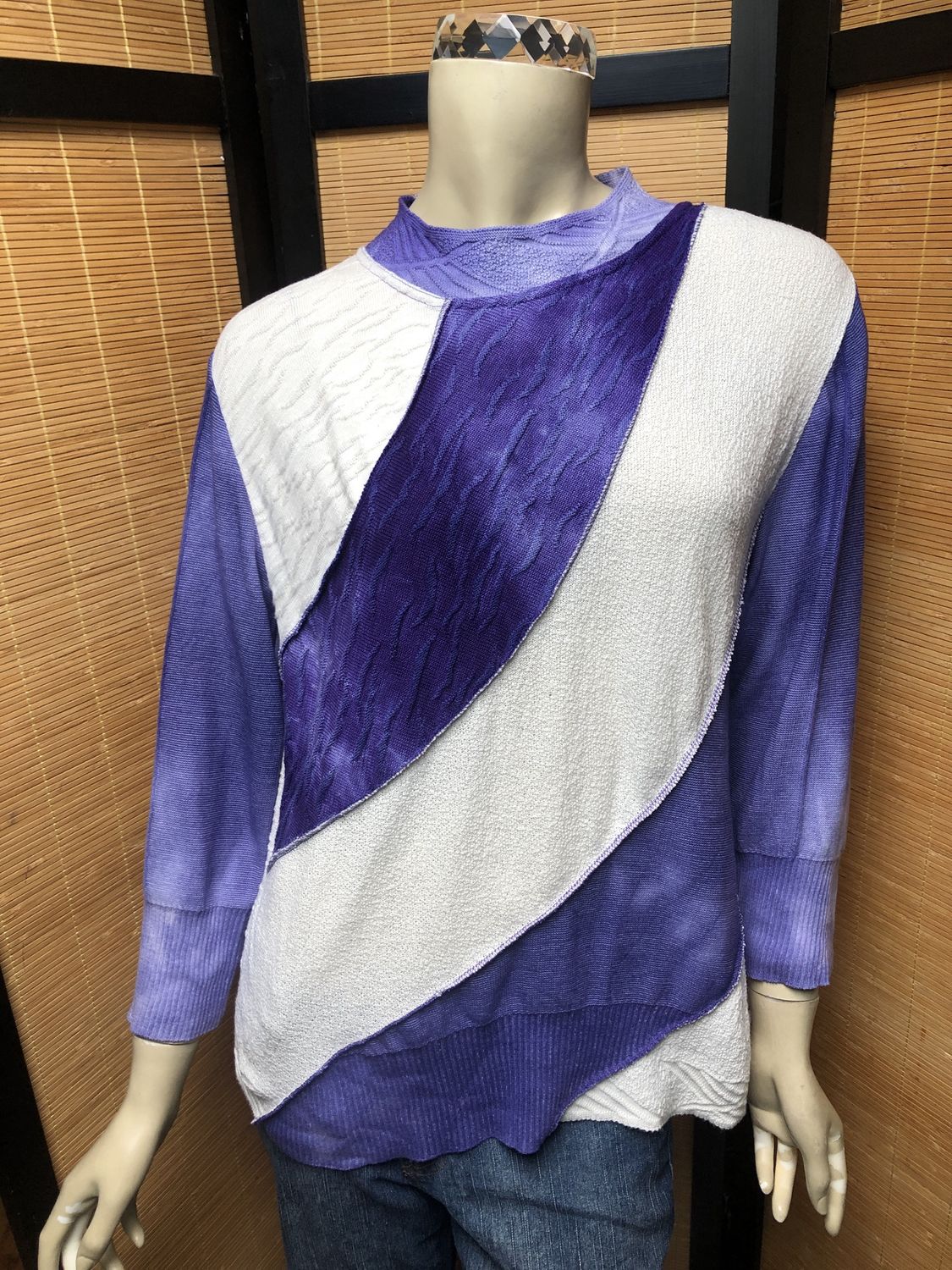 Fresh Fruit Sky-Dye Mid Long-Sleeved Crew-Necked Pullover in Purple Spring Swirl