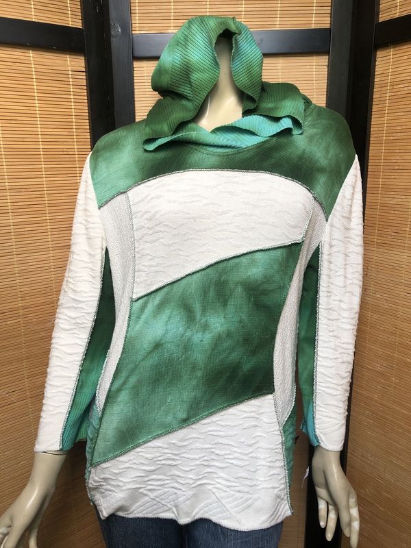 Fresh Fruit Sky-Dye Long Long-Sleeved Hooded Pullover in Green Springtide Love