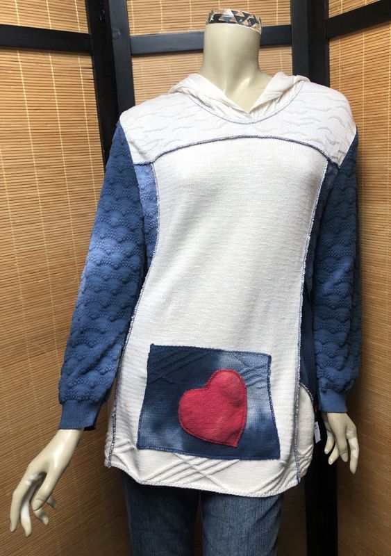Fresh Fruit Sky-Dye Long Long-Sleeved Hooded Pullover in Heart Felt Springtide