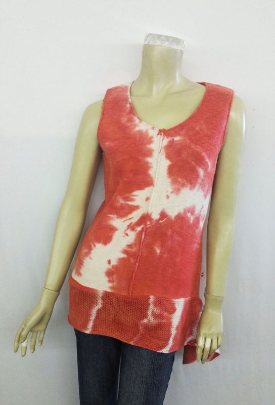 Fresh Fruit Sky-Dye Mid Sleeveless Sweater in Apricot Sunrise Beauty