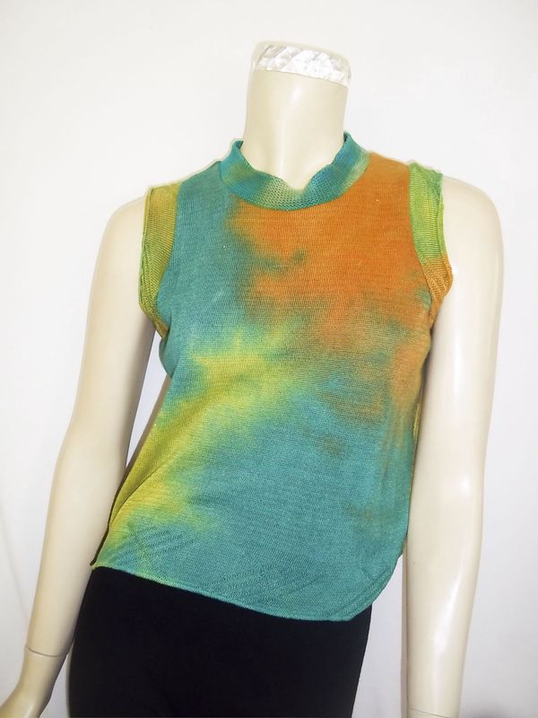 Sleeveless mock