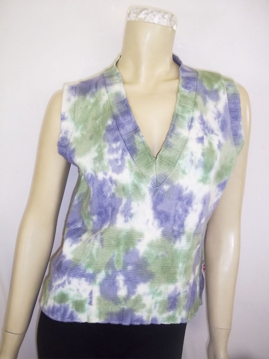 Sleeveless cotton vest