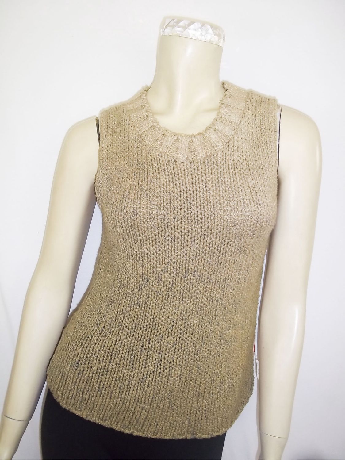 Summer Vintage Sky-Dye Tank-Top in Warm Beige Summer