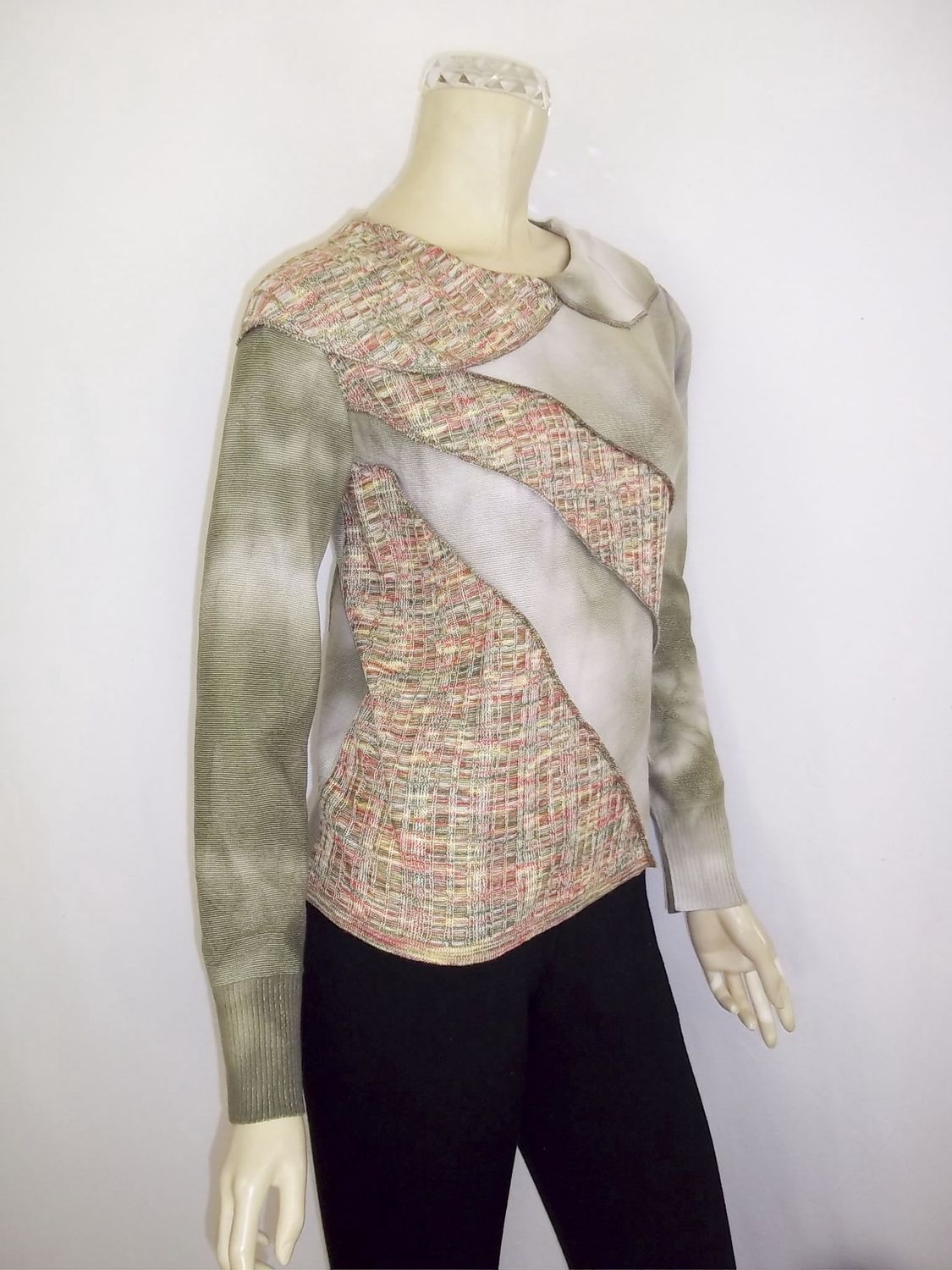 Natural Petal Collar Sweater