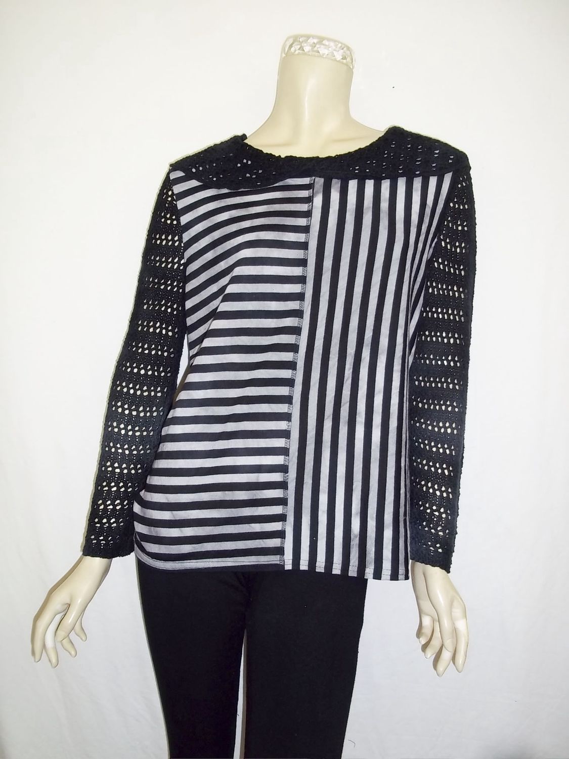 Petal Striped Blk
