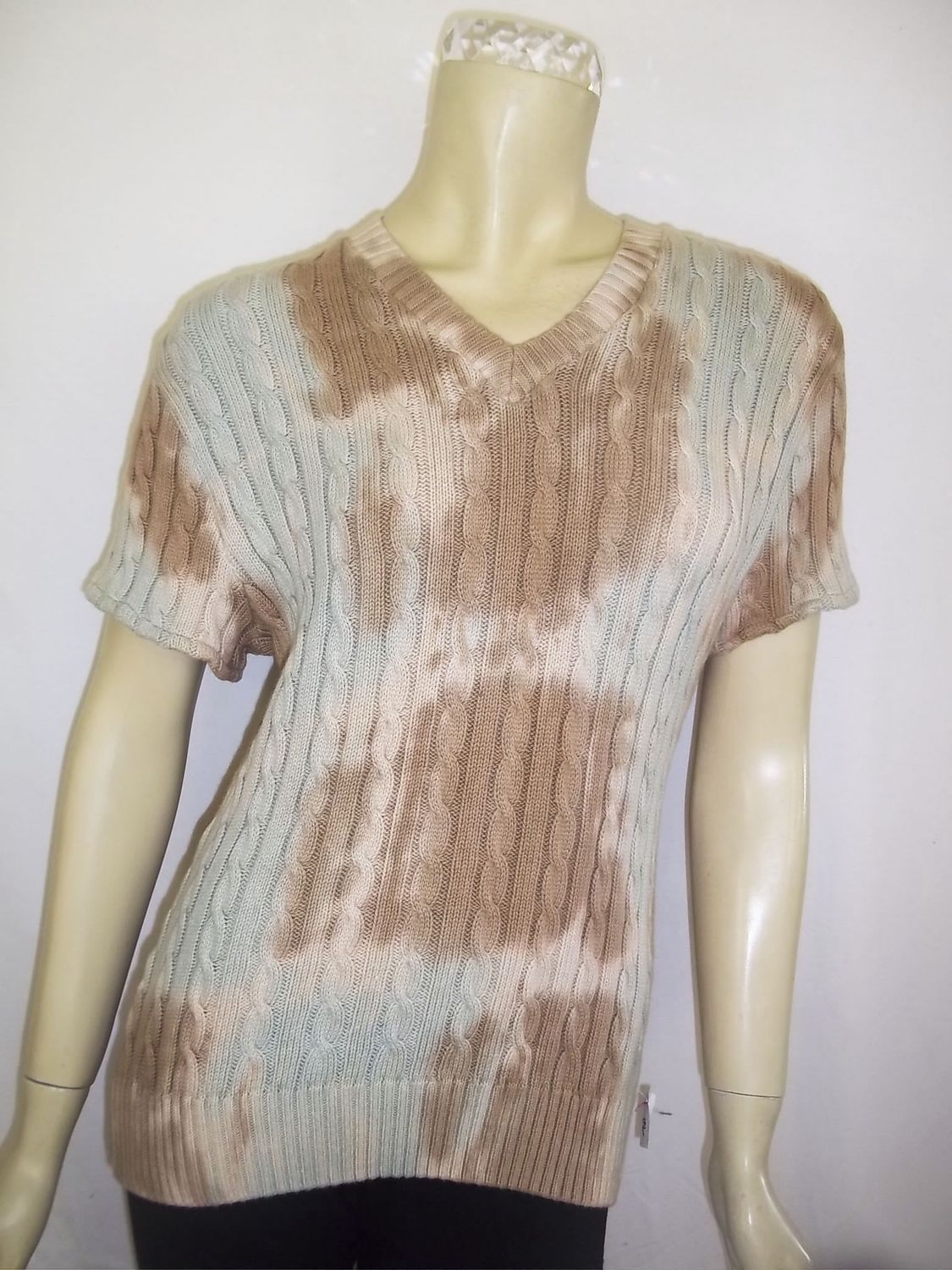 Short Sleeve V-Neck Sweater Top