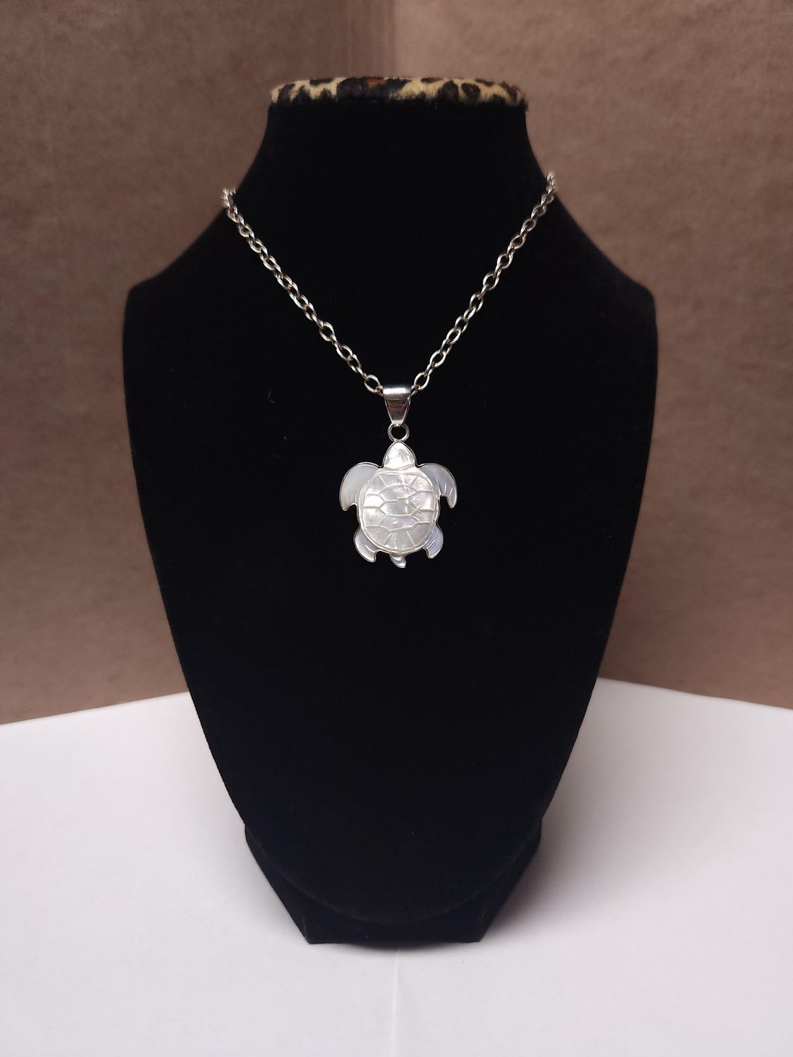 Mop Sea Turtle Pendant