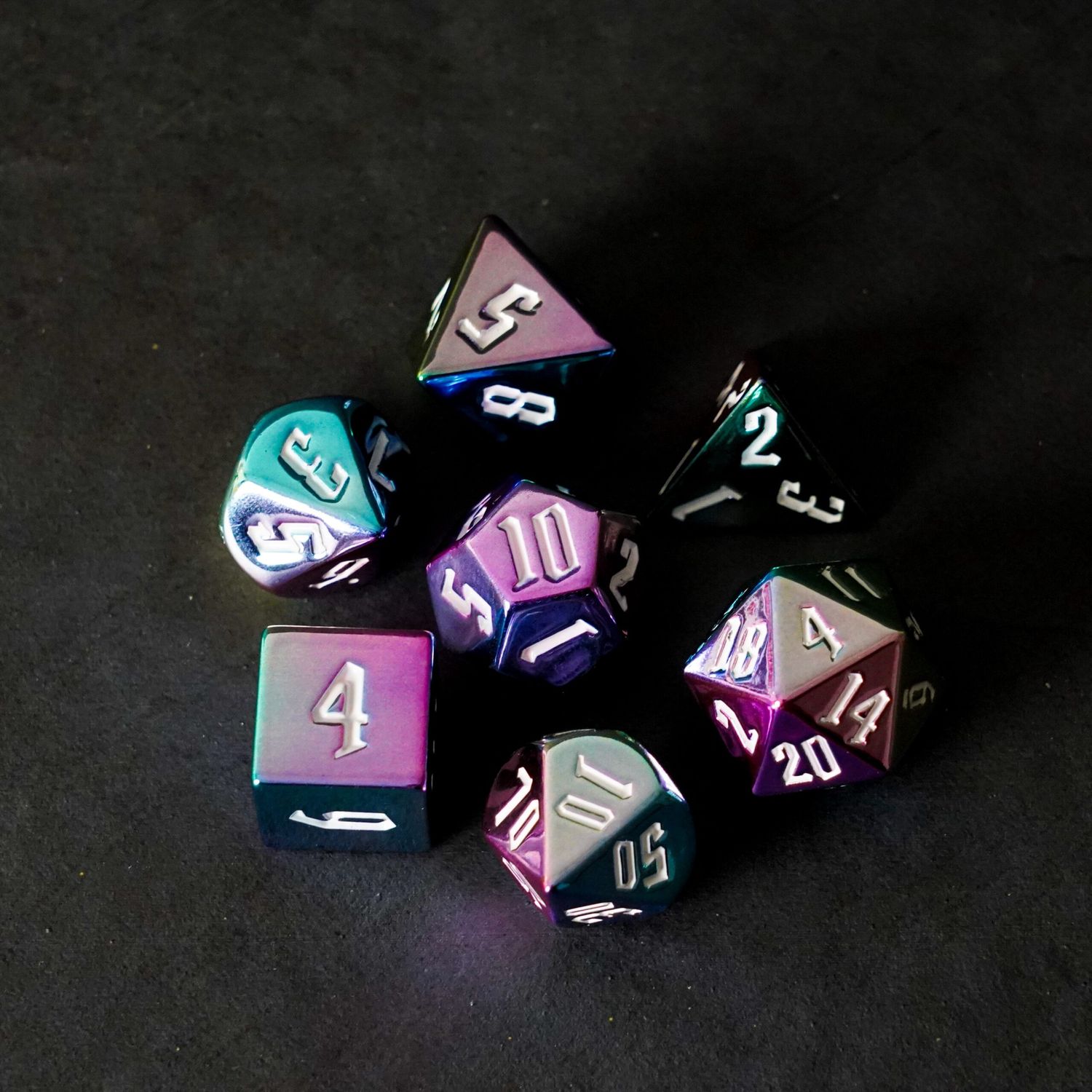 7 Dice Set 16mm Aluminum Plated, Color: Rainbow Aegis with White