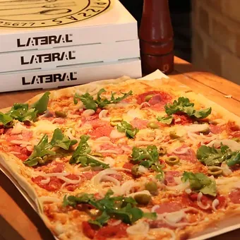 Pizza mixta familiar
