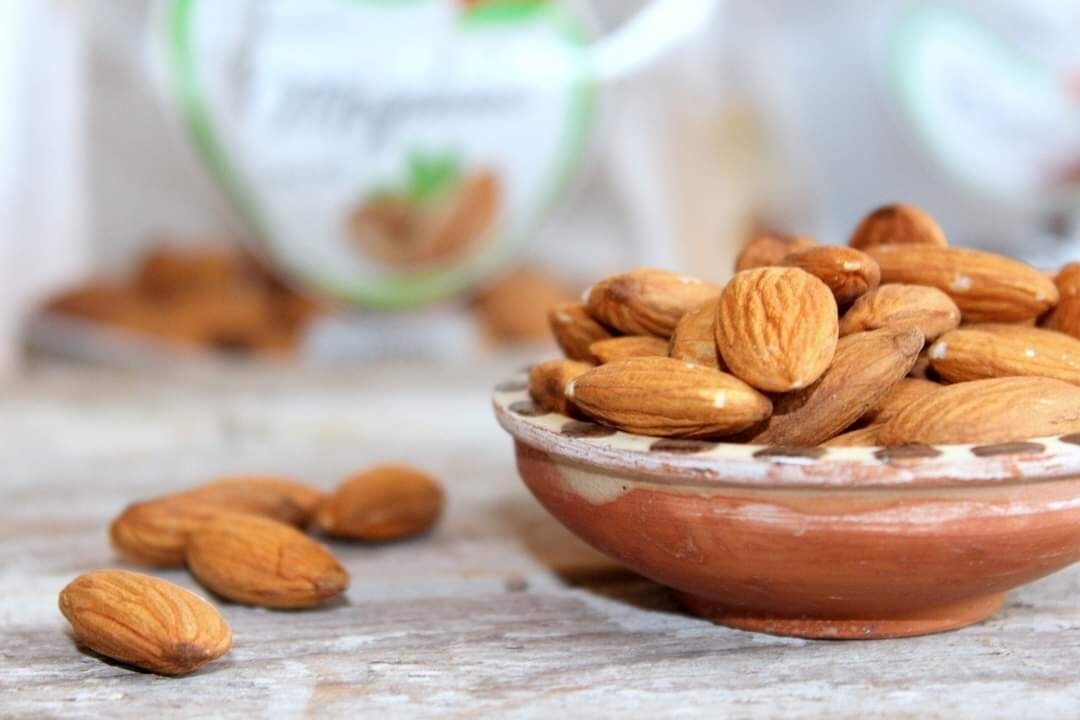 Mandorle pugliesi sgusciate confezione sottovuoto da 250 gr