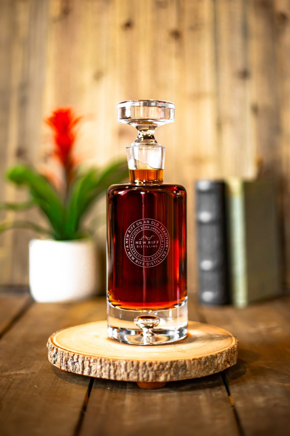 New Riff Circle Badge Decanter  (Cylinder)