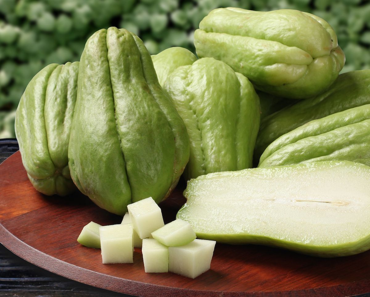 CHOUCHOU ( CHAYOTE )
