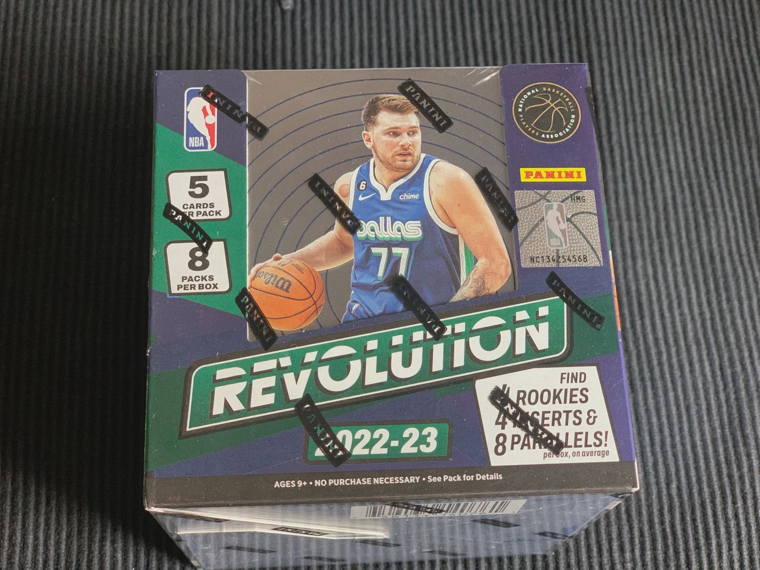 2022-23 Revolution Basketball Hobby Box