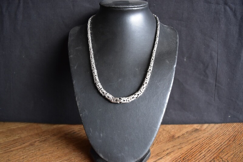 Sterling Silver Graduating Borobudur Necklace