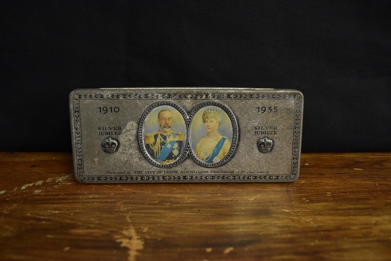1910 - 1935 Jubilee Tin