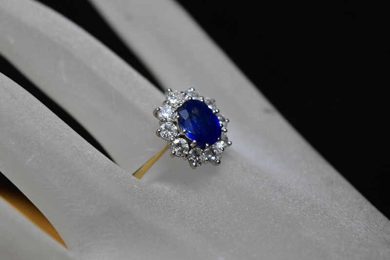 18c Gold Sapphire & Diamond Ring