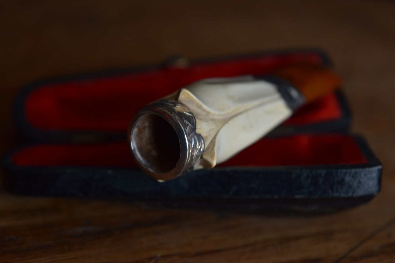 Cased Silver Tipped Elegant Cheroot Holder