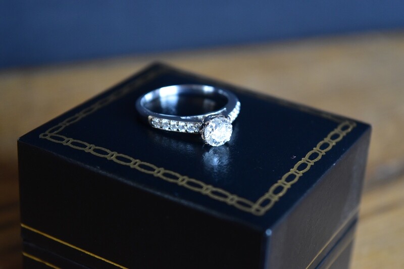 18ct Gold & Diamond Ring