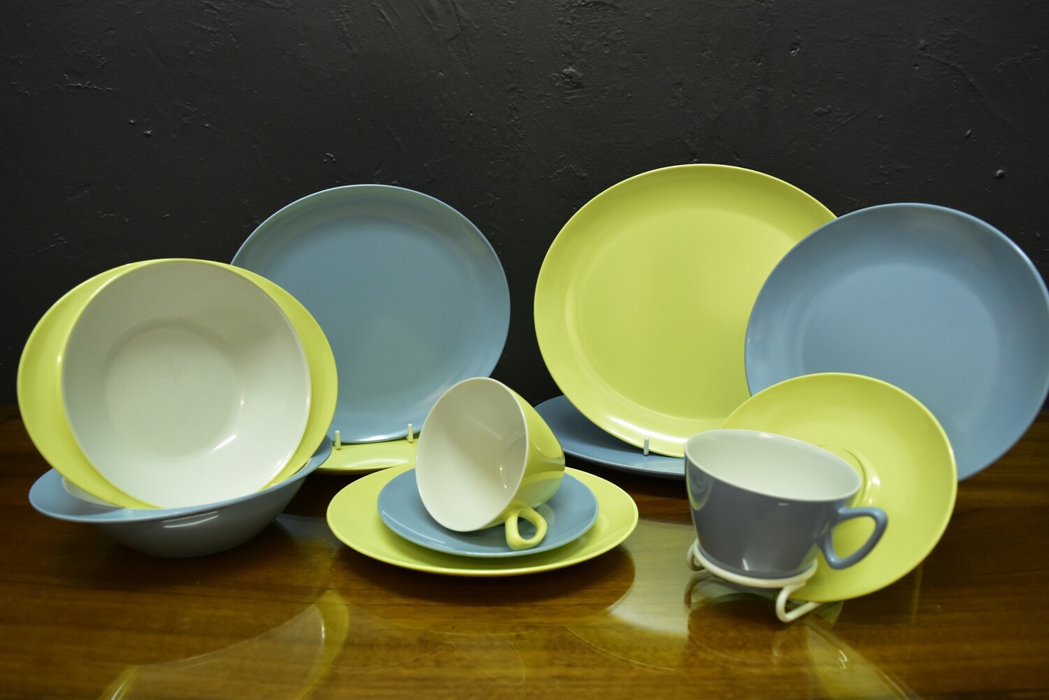 Gayden Melware Dinner service for Two in Blue & Yellow
