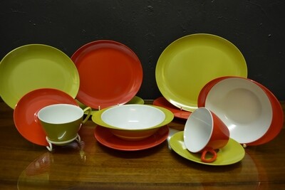 Gayden Melware Dinner service for Two in Red & Green