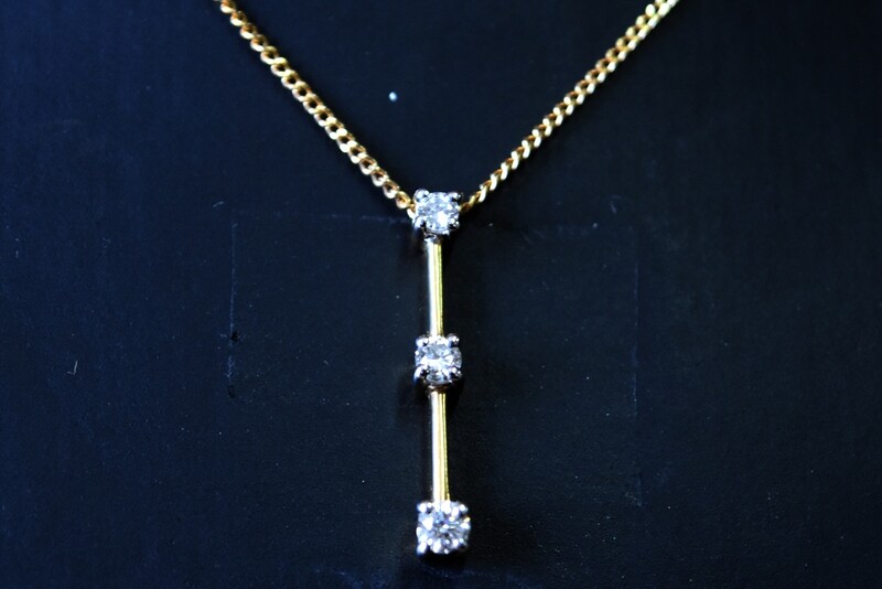 18ct Diamond Pendant