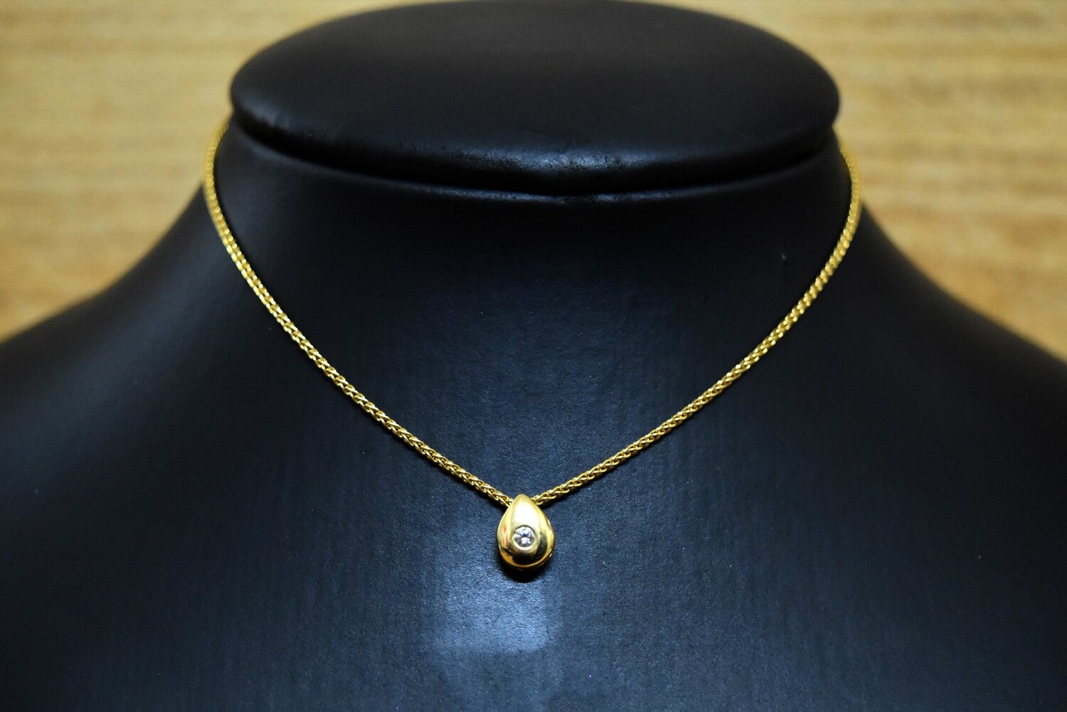 18ct Diamond Pendant on Chain