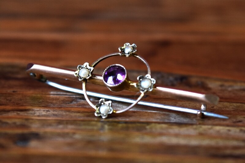 9ct Almandine Garnet Seed Pearl Brooch