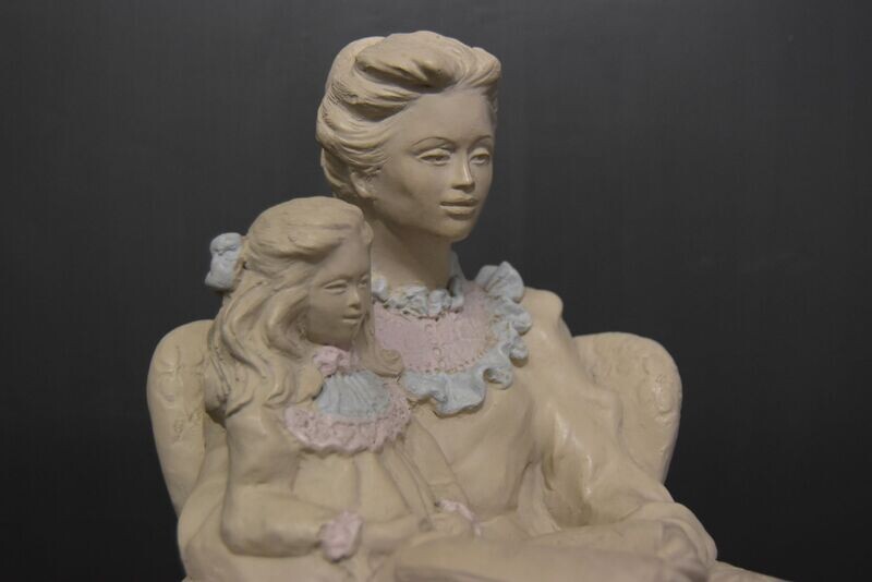 Alice Heath 1980s Figurine Reading