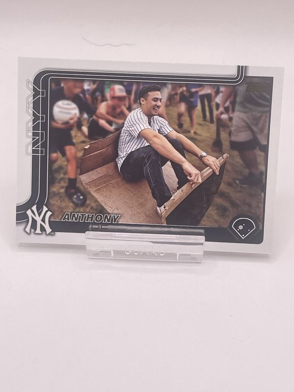 2025 Topps #35 Anthony Volpe Golden Mirror SP
