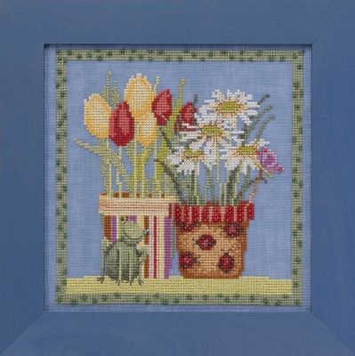 Tulips and Daisies - Blooms and Blossoms by Mill Hill 2019 Debbie Mumm kits Stitched and Beaded cross stitch kit